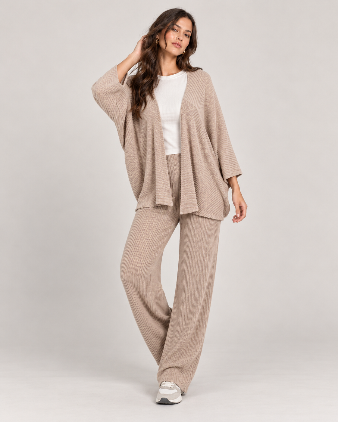 Two-piece set a kimono-style cardigan and matching wide-leg trousere